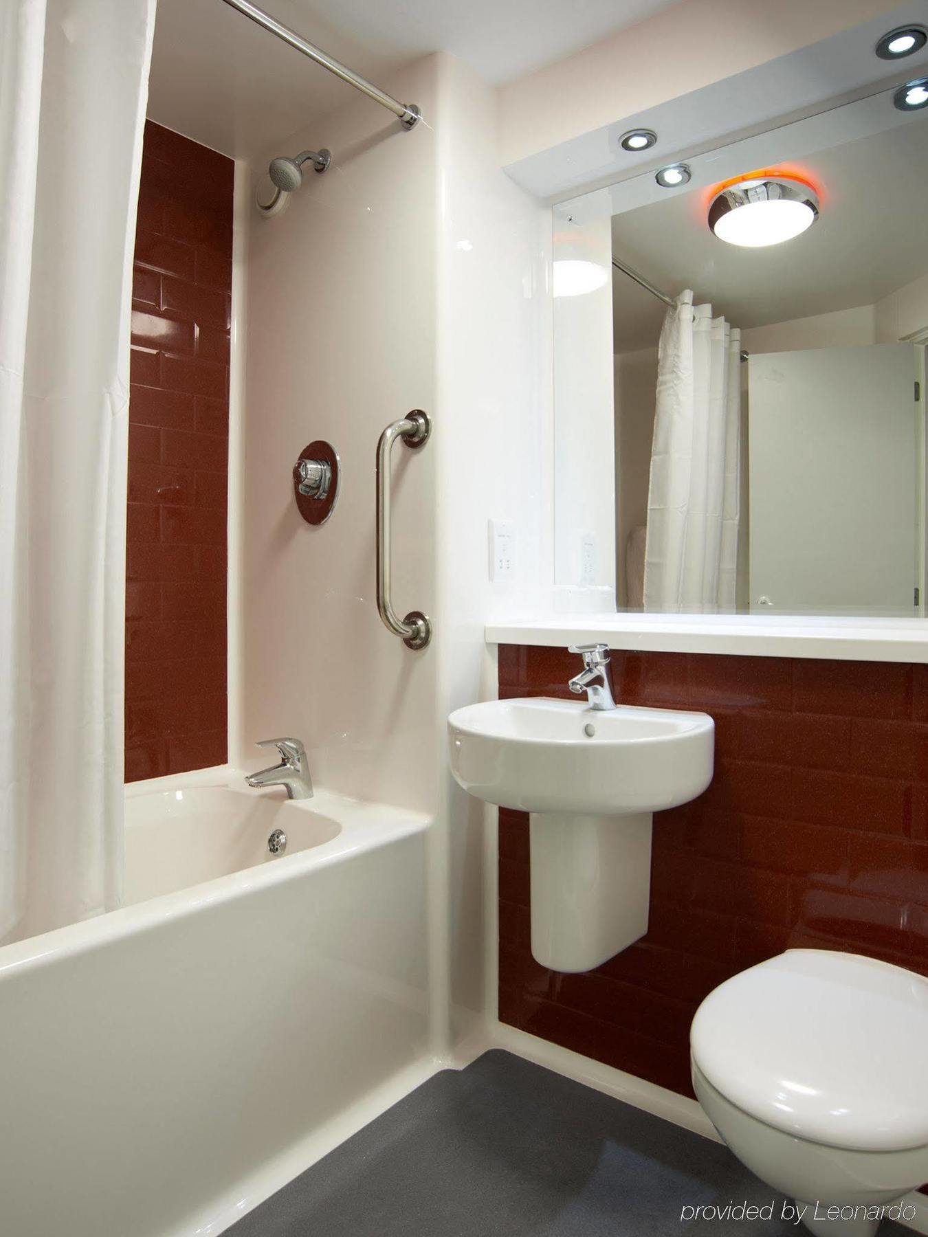 Hotel Travelodge The 3*